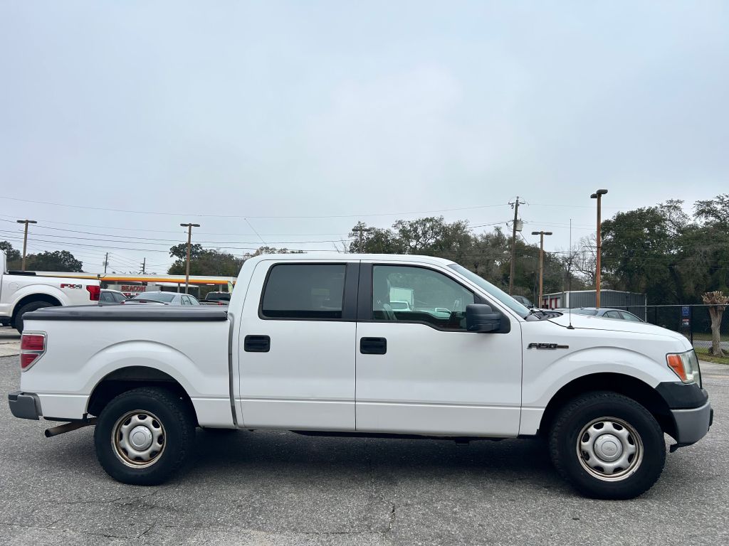 Photo 2 of this FORD F150
