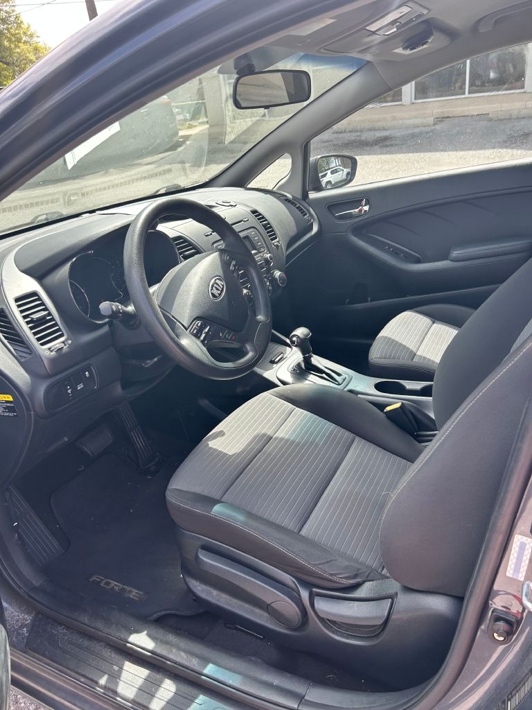 Photo 5 of this KIA FORTE