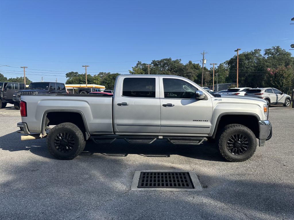 Photo 2 of this GMC SIERRA