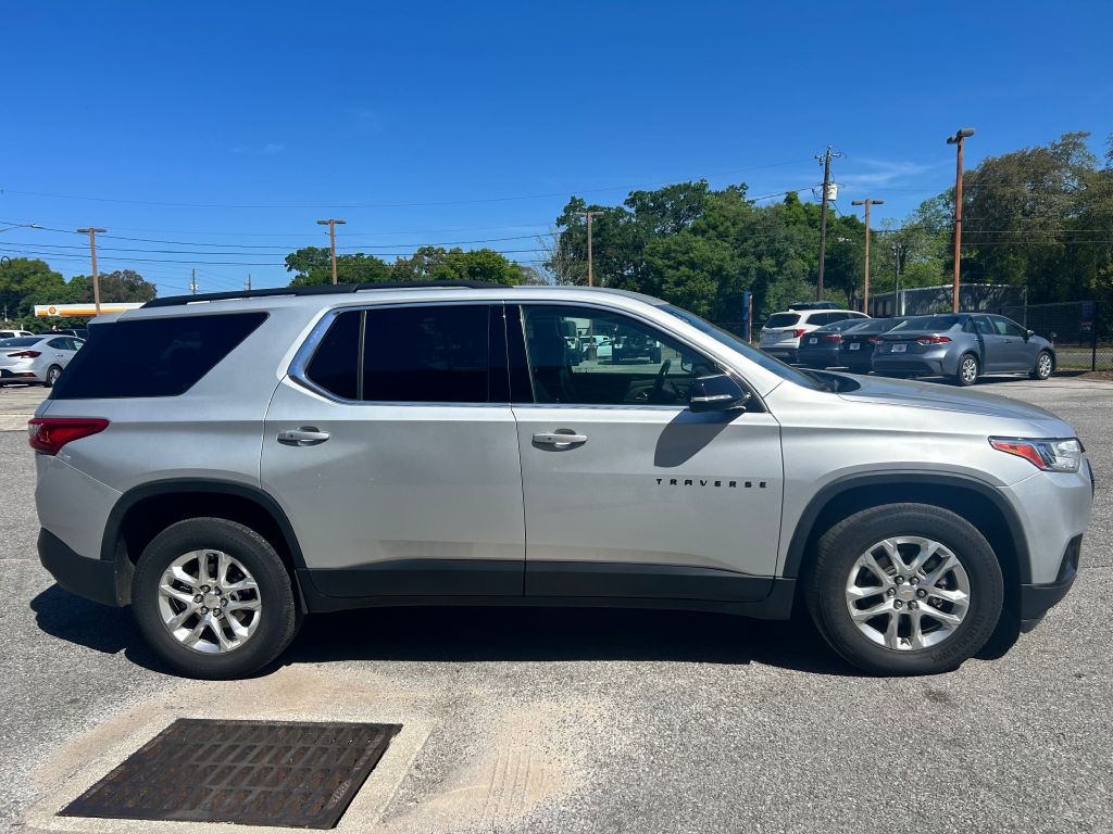 Photo 3 of this CHEVROLET TRAVERSE