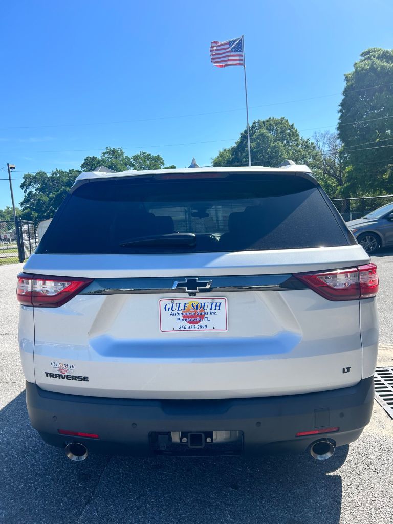 Photo 4 of this CHEVROLET TRAVERSE