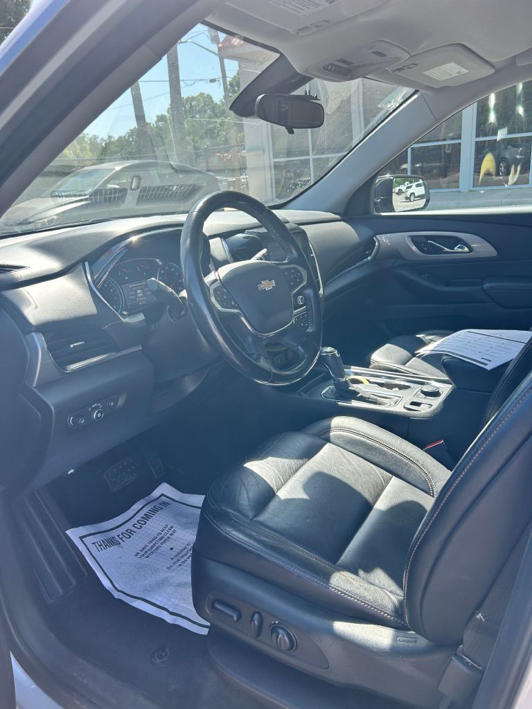 Photo 5 of this CHEVROLET TRAVERSE