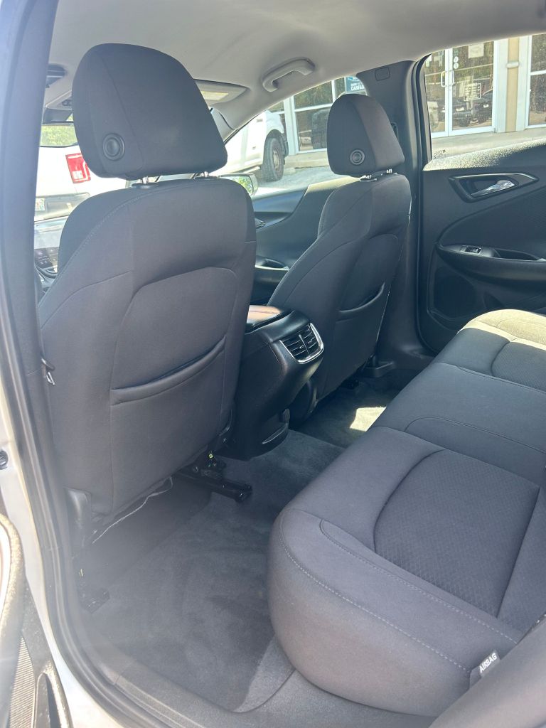 Photo 7 of this CHEVROLET MALIBU