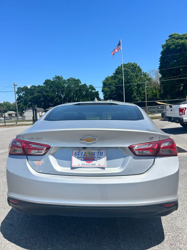 Photo 3 of this CHEVROLET MALIBU