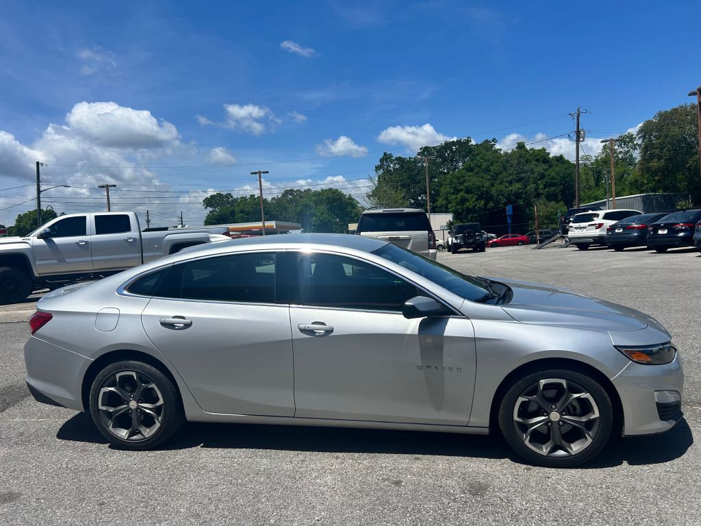 Photo 2 of this CHEVROLET MALIBU