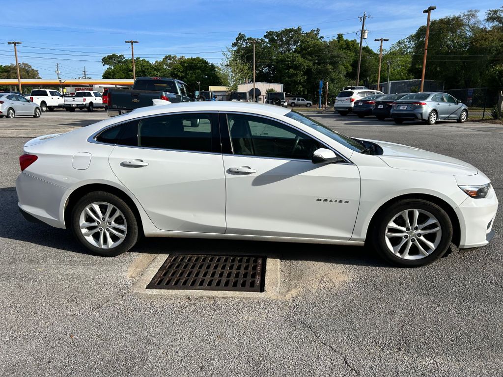 Photo 2 of this CHEVROLET MALIBU