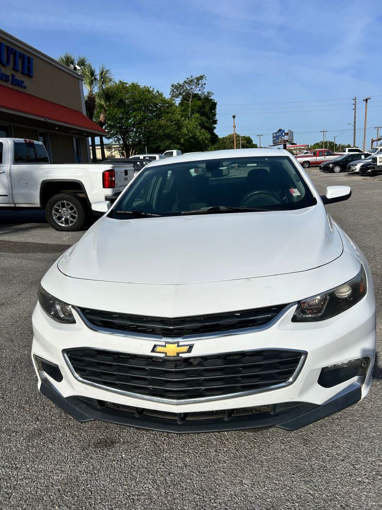 Photo 3 of this CHEVROLET MALIBU