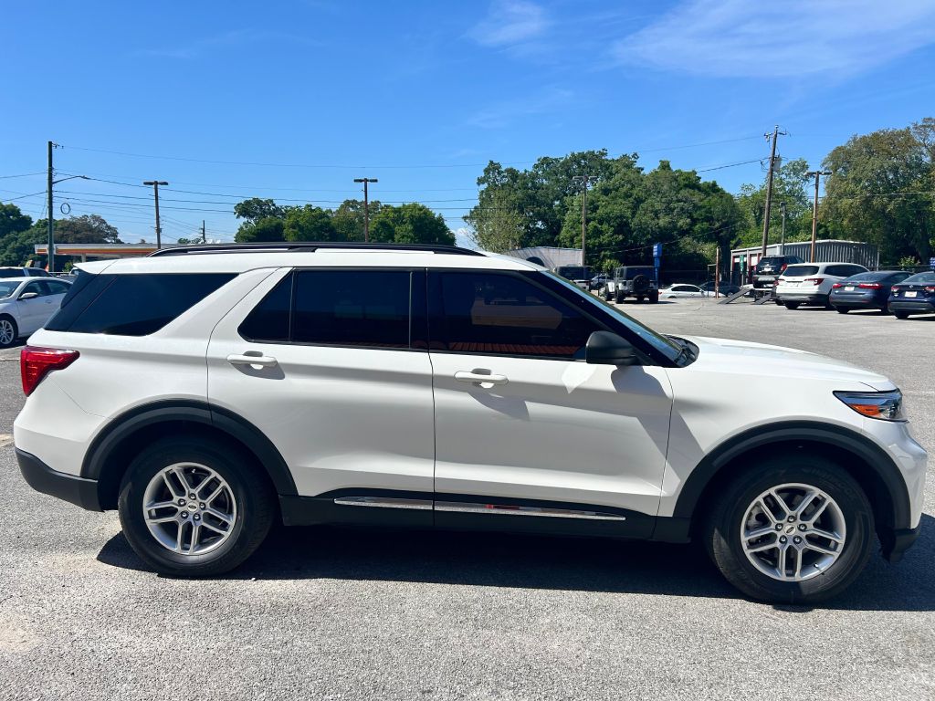 Photo 2 of this FORD EXPLORER