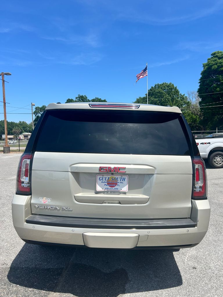 Photo 3 of this GMC YUKON XL