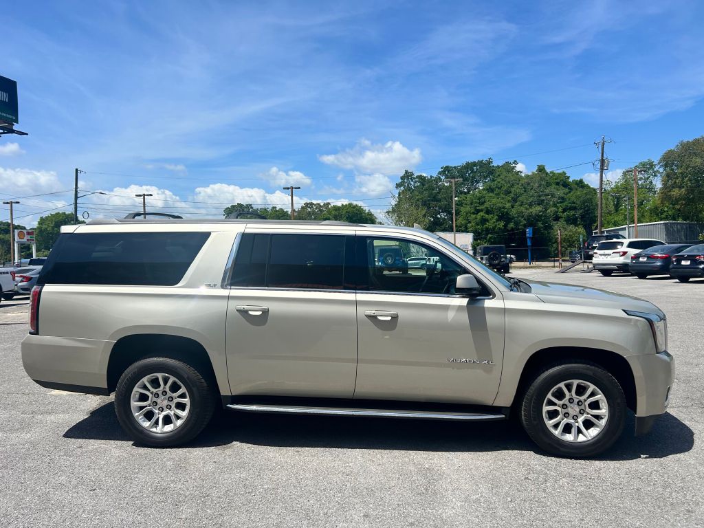 Photo 2 of this GMC YUKON XL