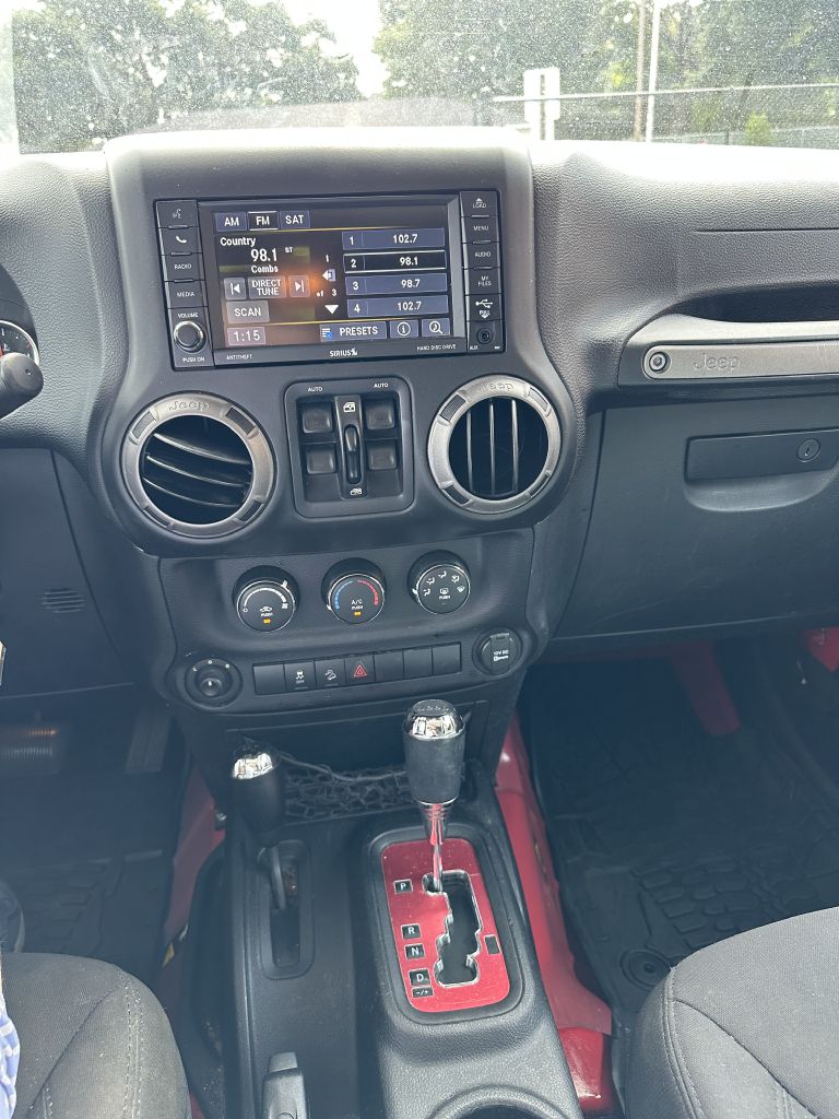 Photo 5 of this JEEP WRANGLER UNLIMI
