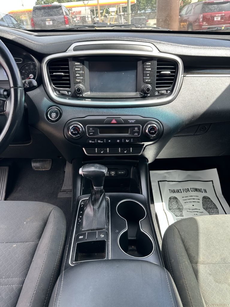 Photo 8 of this KIA SORENTO