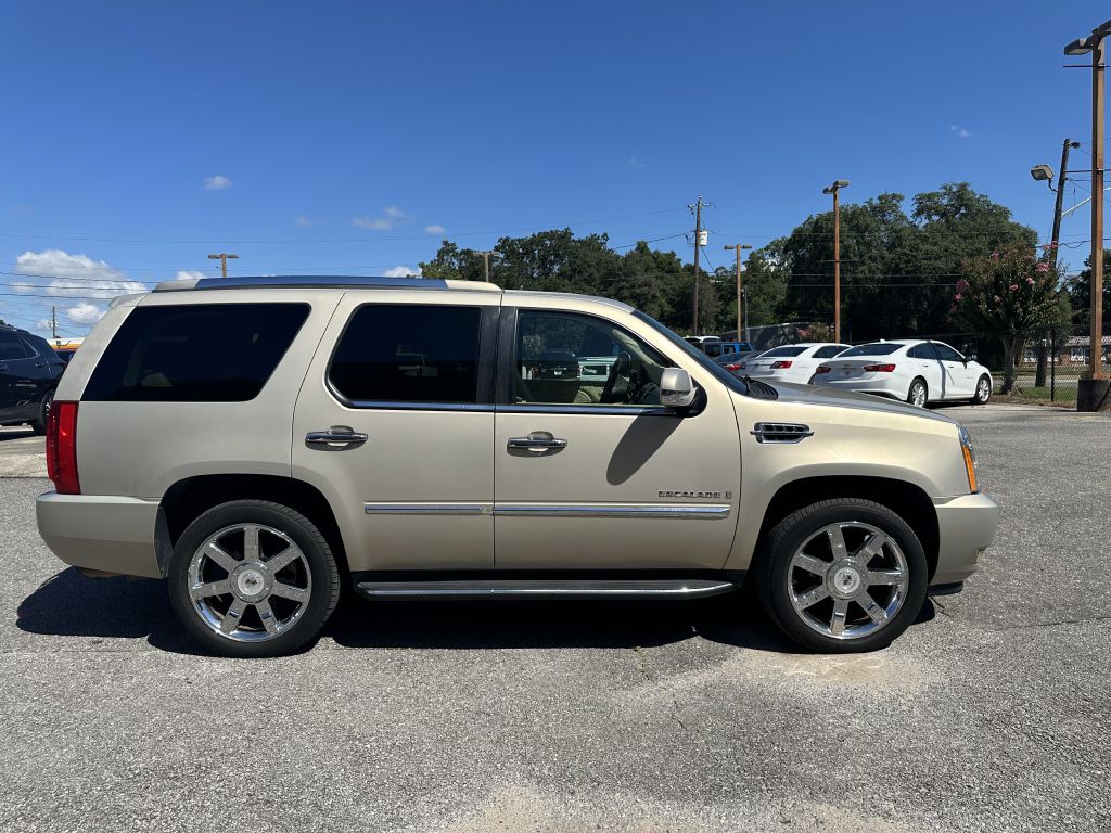 Photo 2 of this CADILLAC ESCALADE