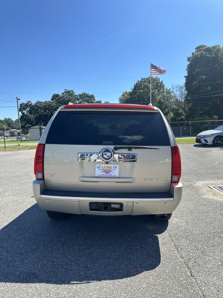 Photo 4 of this CADILLAC ESCALADE