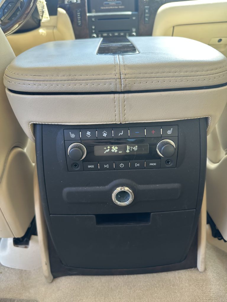 Photo 8 of this CADILLAC ESCALADE