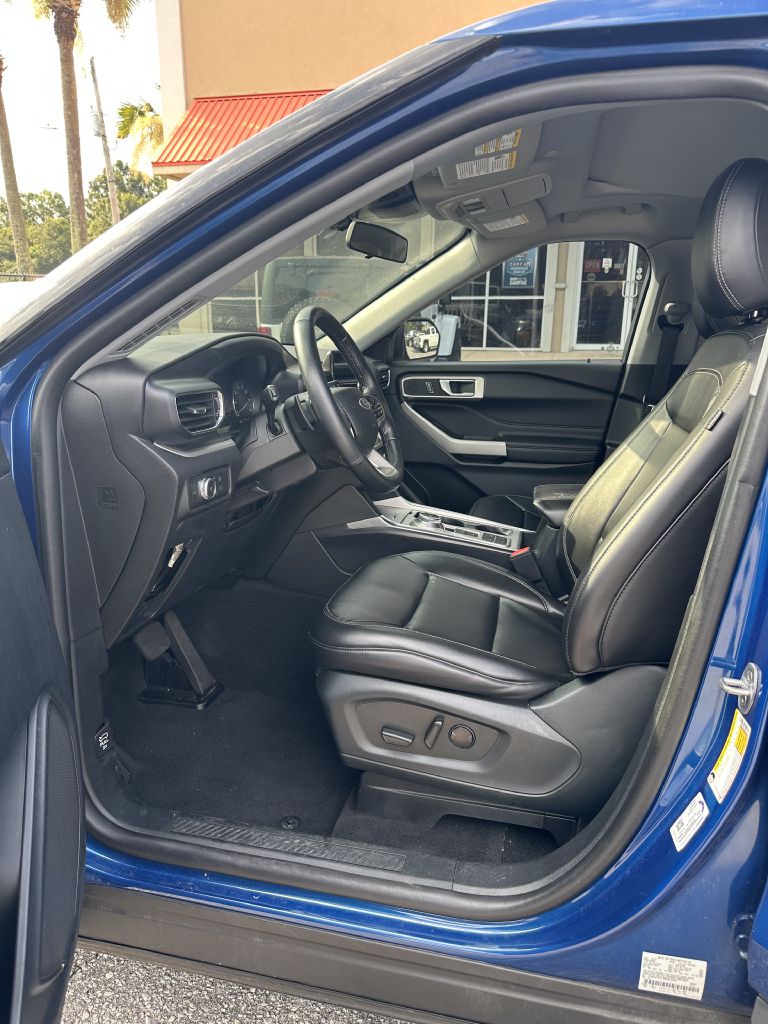 Photo 5 of this FORD EXPLORER