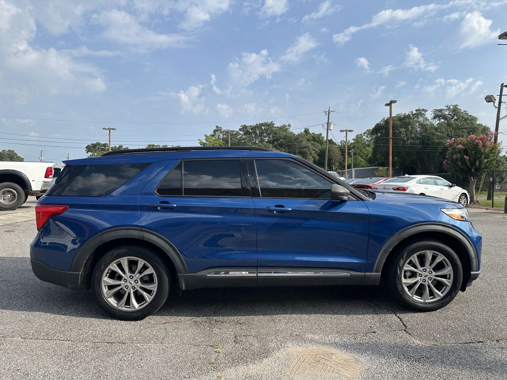Photo 2 of this FORD EXPLORER