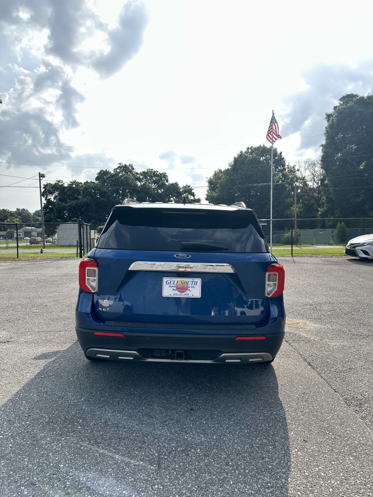 Photo 4 of this FORD EXPLORER