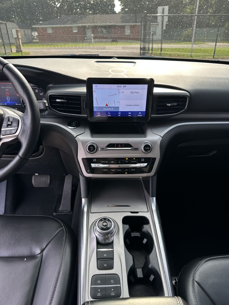 Photo 7 of this FORD EXPLORER