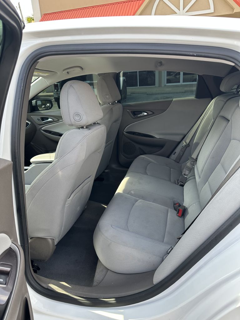 Photo 7 of this CHEVROLET MALIBU