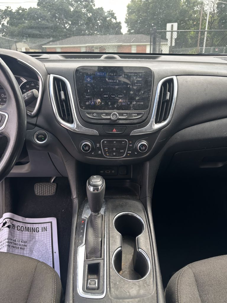 Photo 5 of this CHEVROLET EQUINOX