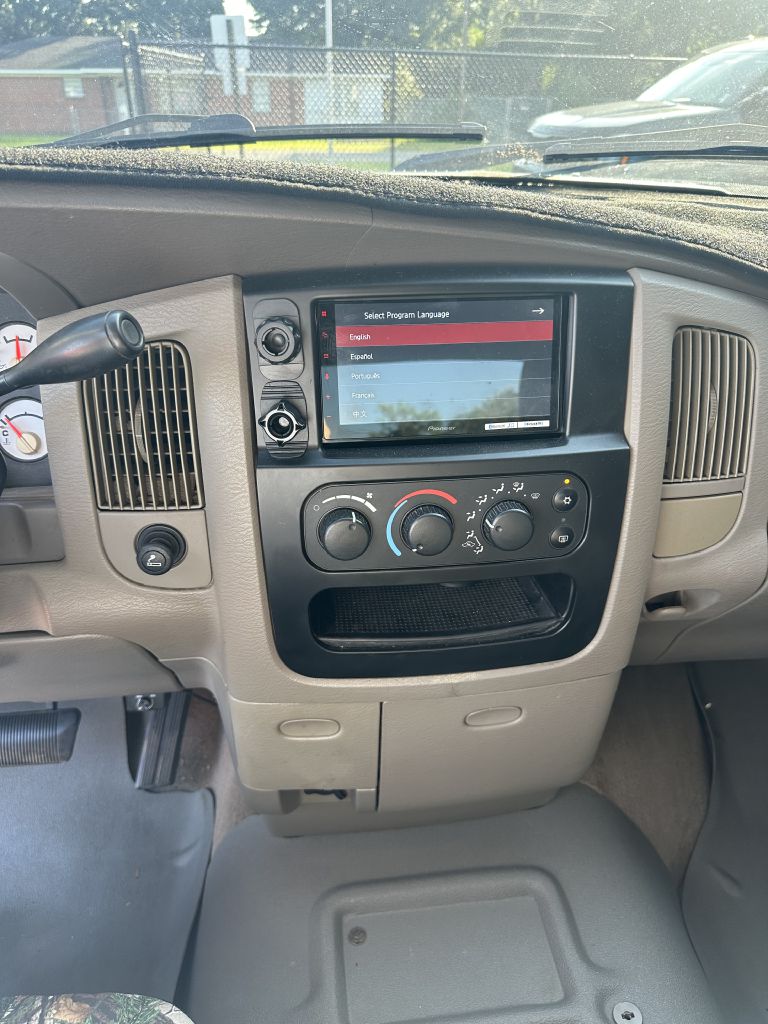Photo 6 of this DODGE RAM 1500