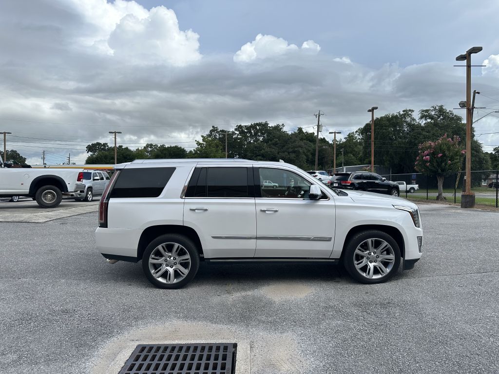 Photo 3 of this CADILLAC ESCALADE