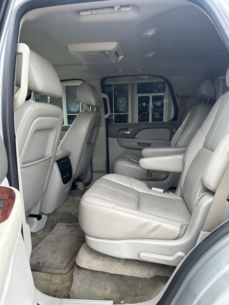 Photo 7 of this CHEVROLET TAHOE