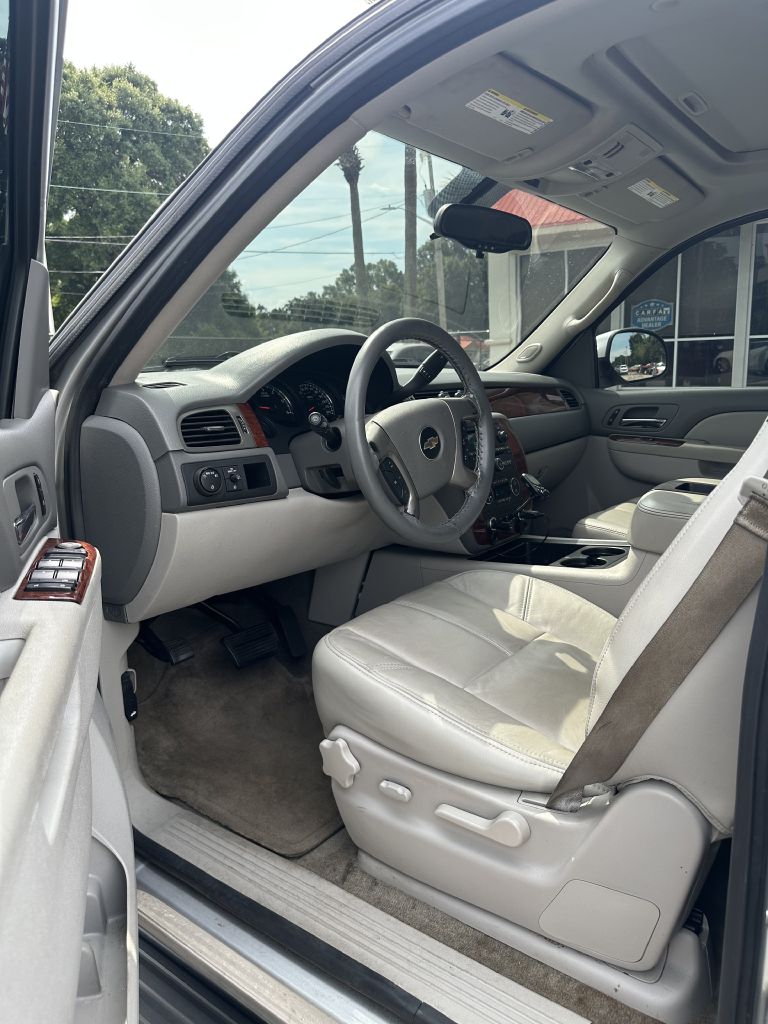 Photo 6 of this CHEVROLET TAHOE