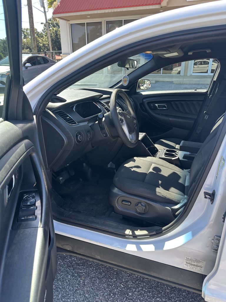 Photo 5 of this FORD TAURUS