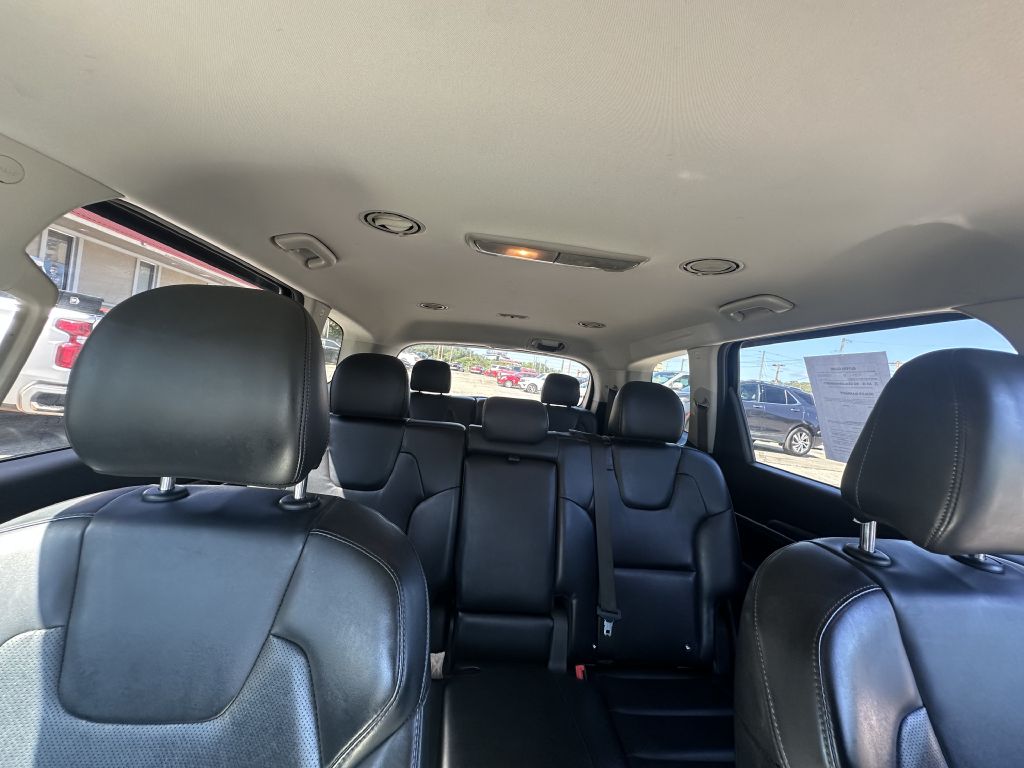 Photo 8 of this KIA TELLURIDE