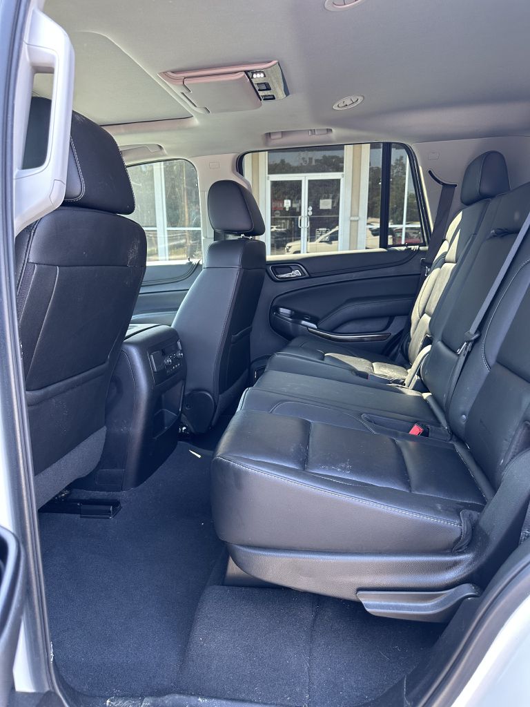 Photo 6 of this CHEVROLET TAHOE