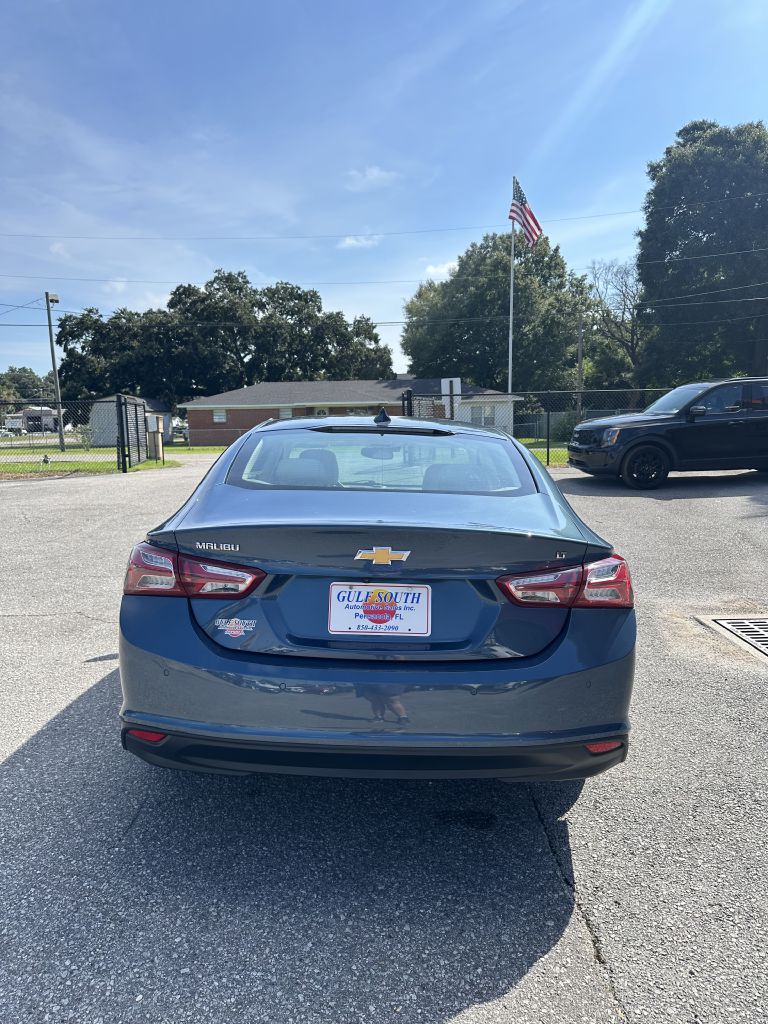 Photo 4 of this CHEVROLET MALIBU