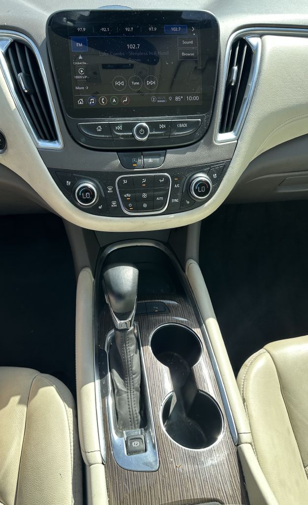 Photo 7 of this CHEVROLET MALIBU
