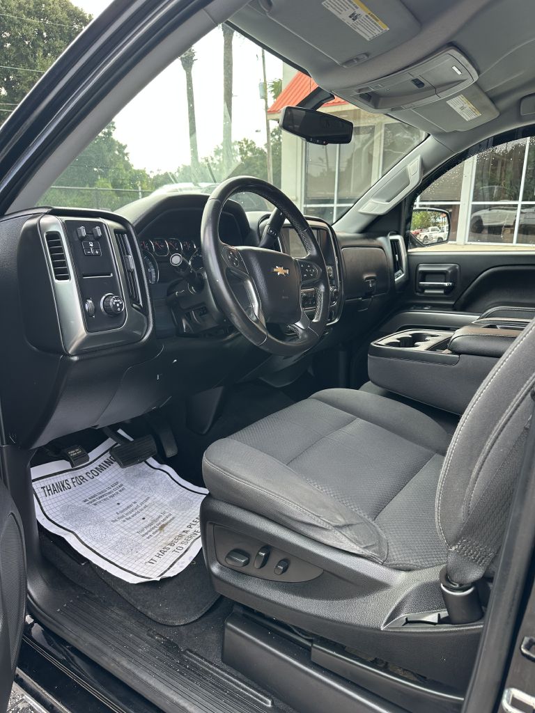 Photo 5 of this CHEVROLET SILVERADO 1500