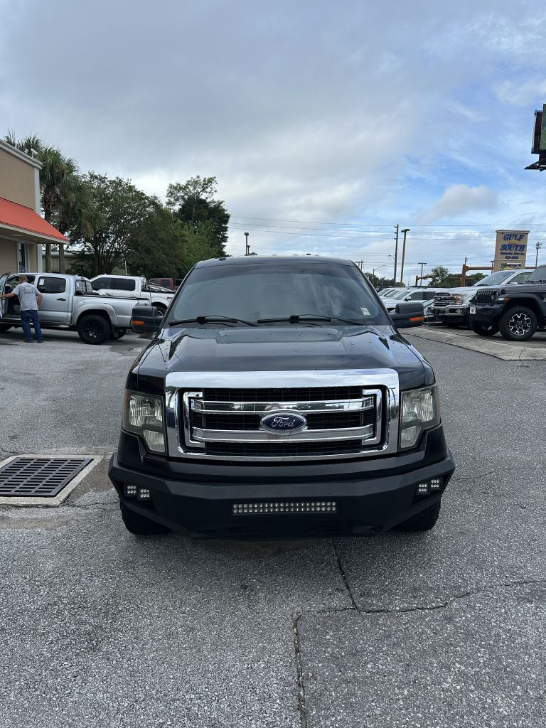 Photo 3 of this FORD F150