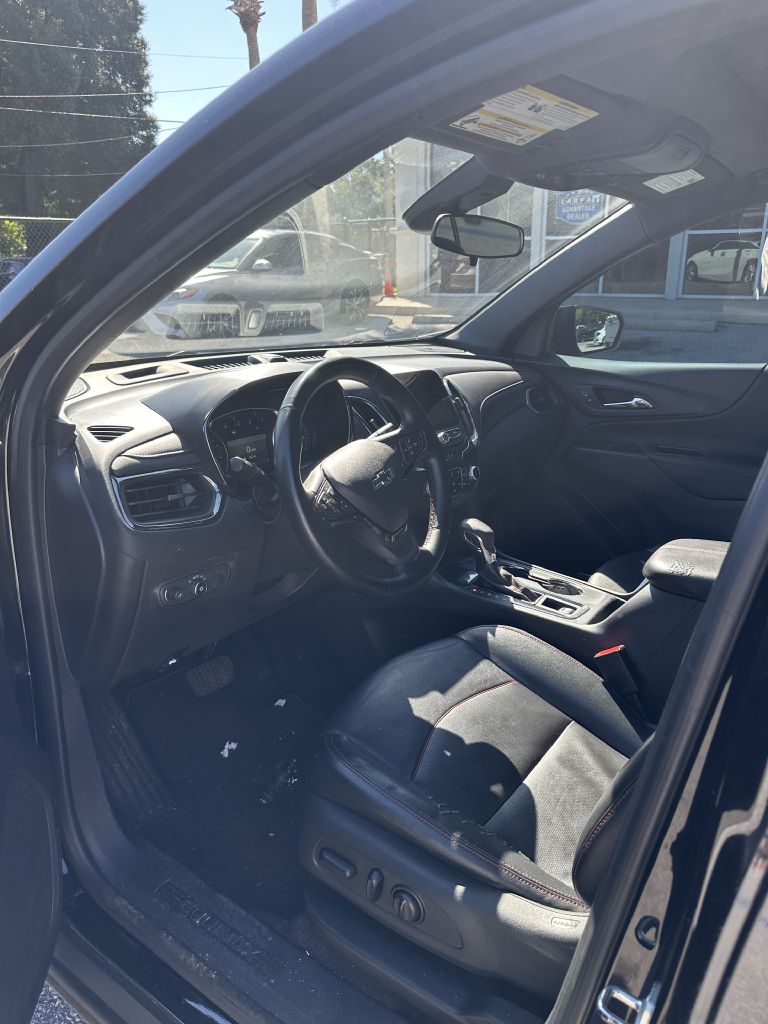 Photo 5 of this CHEVROLET EQUINOX