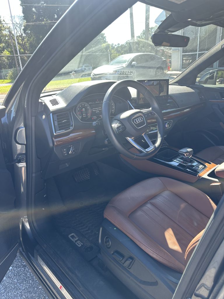 Photo 5 of this AUDI Q5