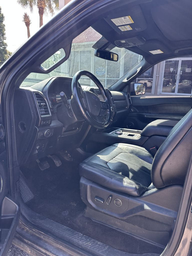 Photo 5 of this FORD EXPEDITION