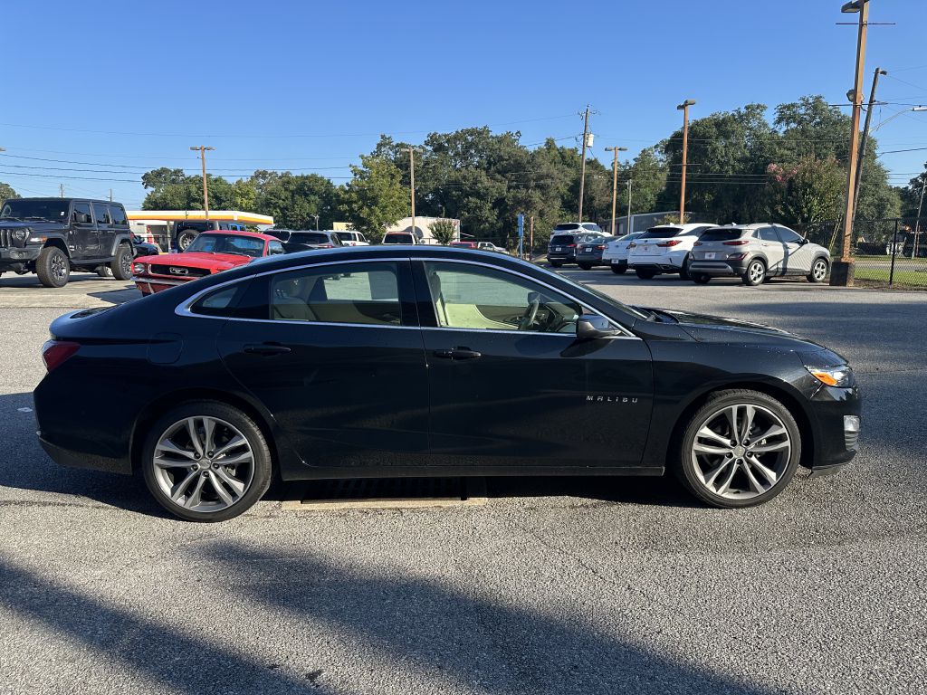 Photo 2 of this CHEVROLET MALIBU