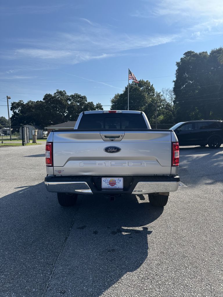 Photo 4 of this FORD F150