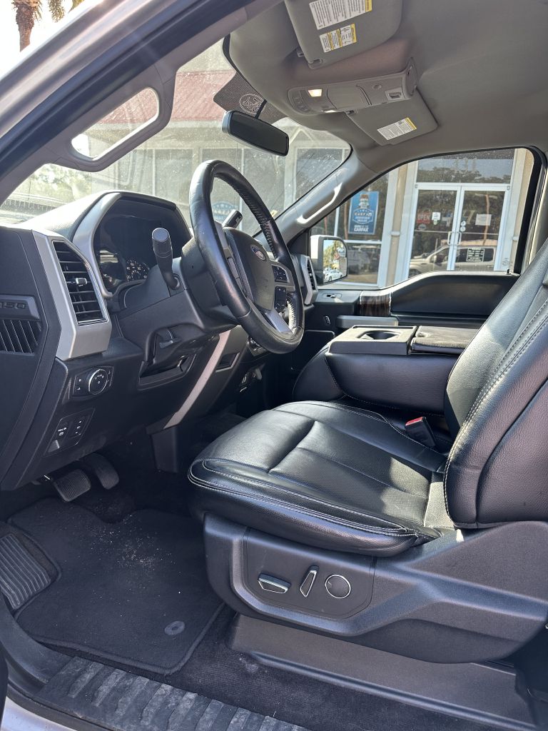 Photo 5 of this FORD F150