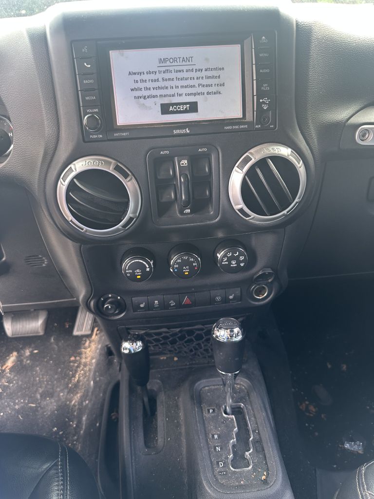 Photo 5 of this JEEP WRANGLER UNLIMI