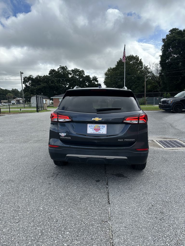 Photo 4 of this CHEVROLET EQUINOX