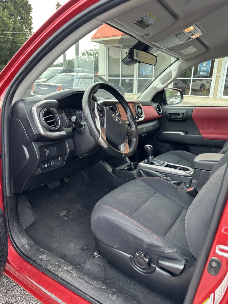 Photo 5 of this TOYOTA TACOMA