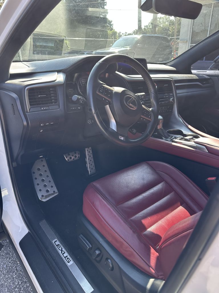 Photo 5 of this LEXUS RX