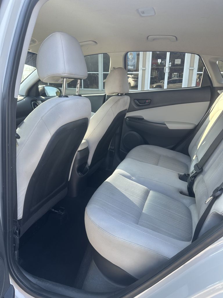 Photo 6 of this HYUNDAI KONA