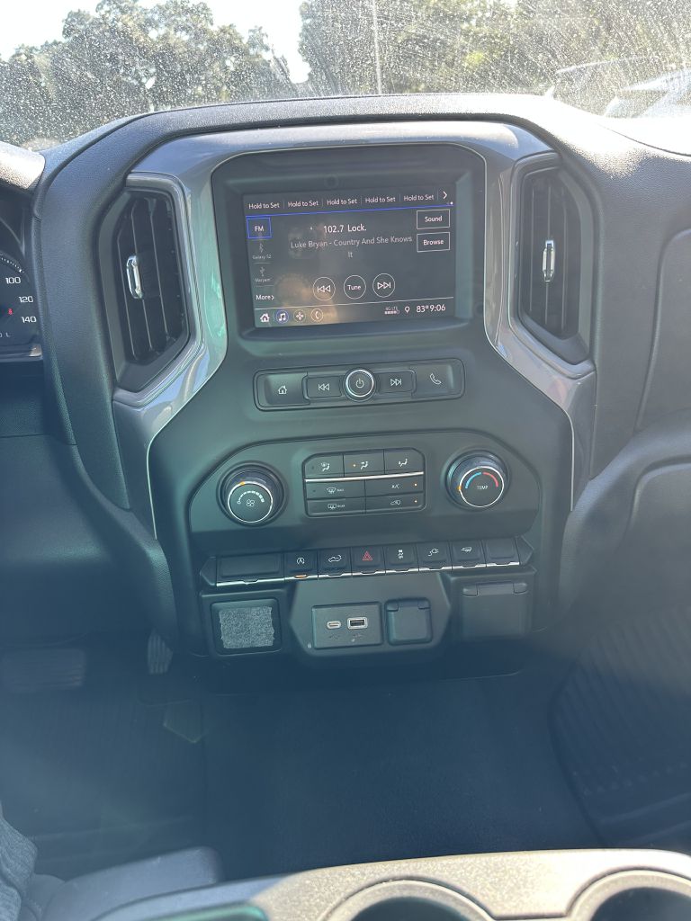 Photo 7 of this CHEVROLET SILVERADO 1500