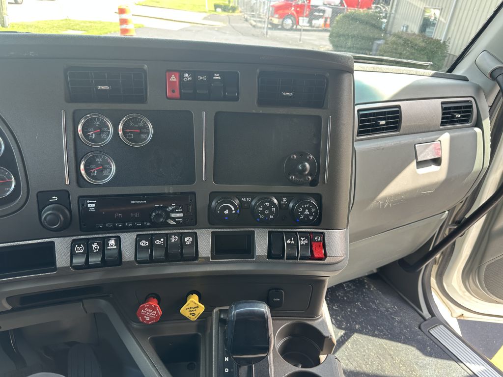 Photo 9 of this KENWORTH T680