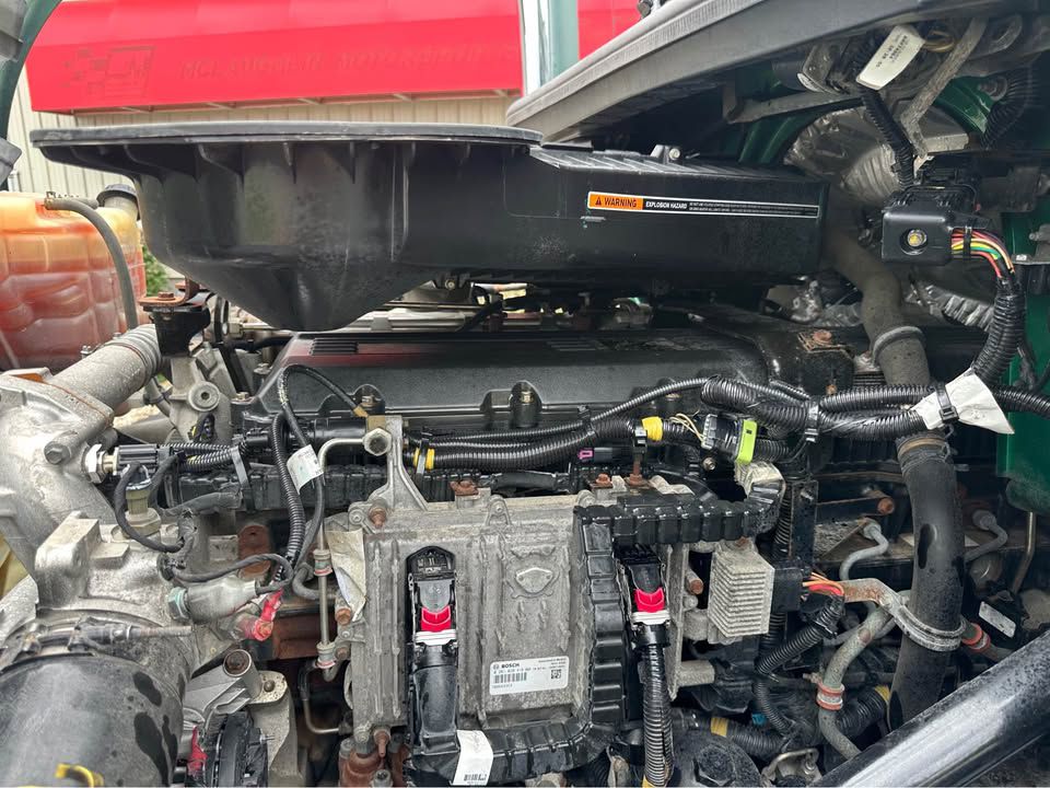 Photo 7 of this INTERNATIONAL LT625 6X4